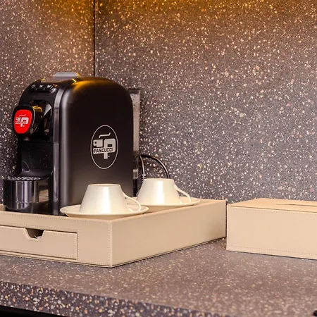 アパートホテル Si ティラナ